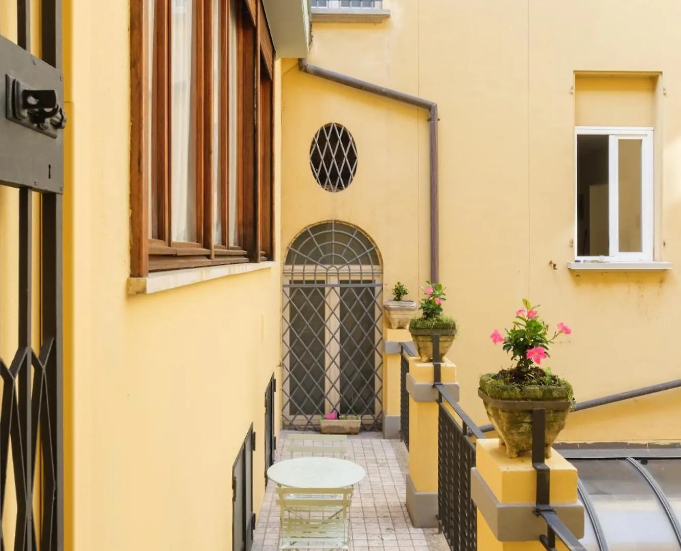 Apartment Nazario Sauro 19 By Studio Vita Bologna Italy