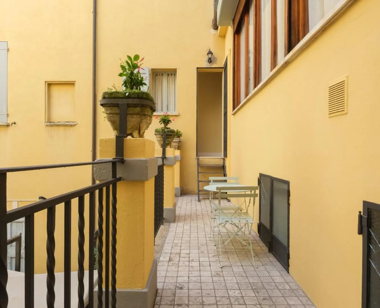 Nazario Sauro 19 By Studio Vita Bologna