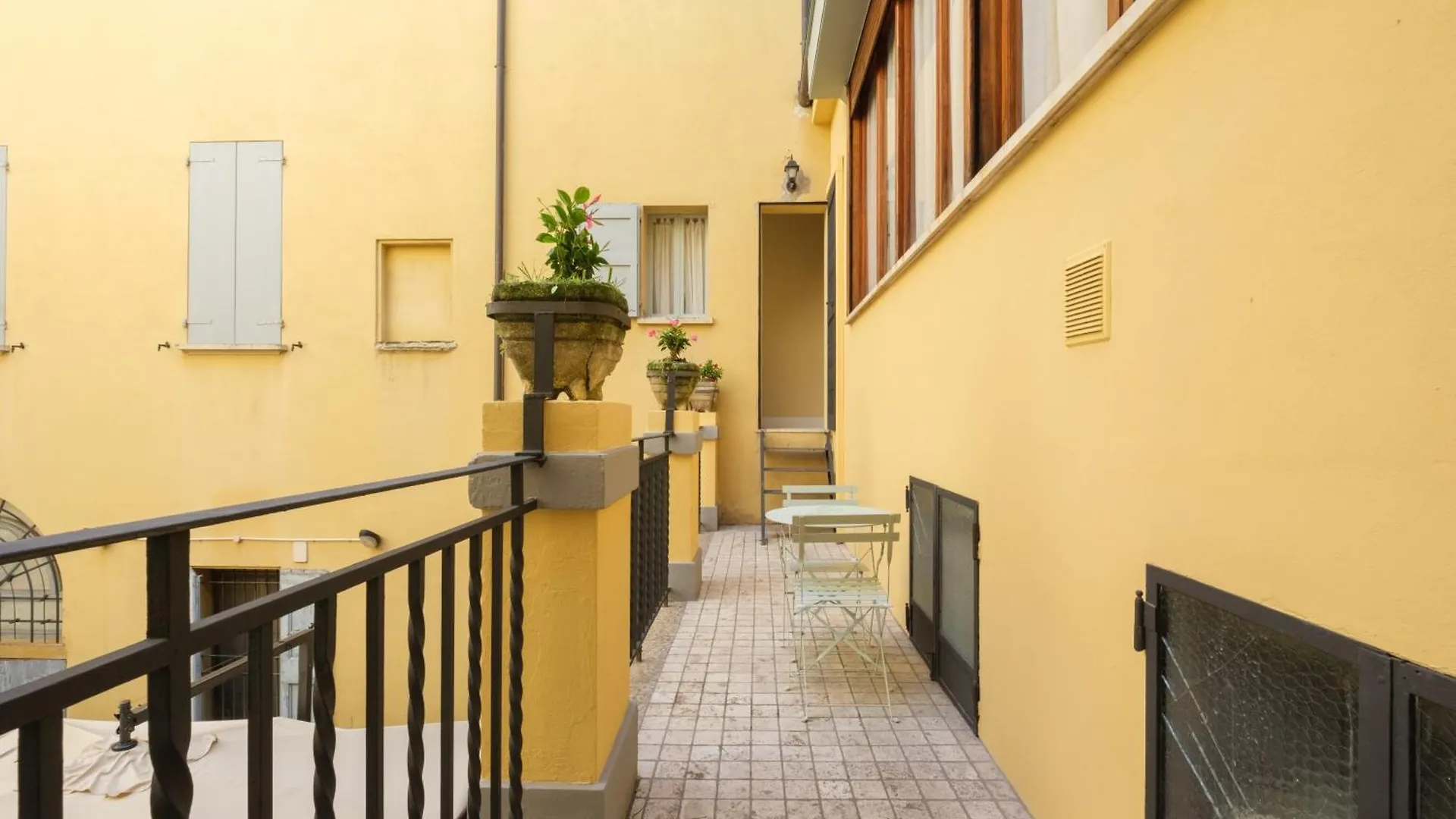 Nazario Sauro 19 By Studio Vita Bologna